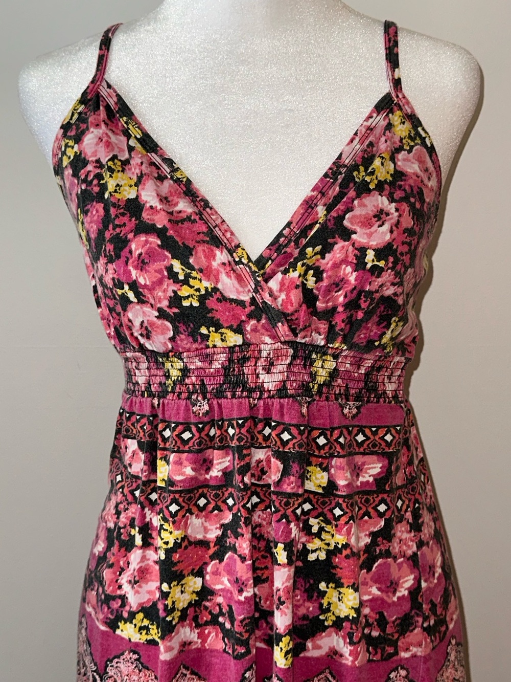 Beautiful Vintage Pink Floral Essential Stylish Beach Vacation Dress- Women’s - Picture 4 of 5